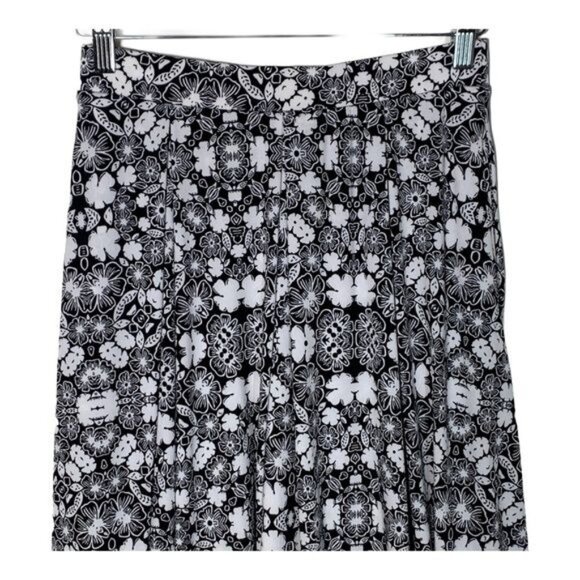 LuLaRoe Womens Skirt Small Black White Floral A Line Pull On Stretch Casual - Picture 2 of 8